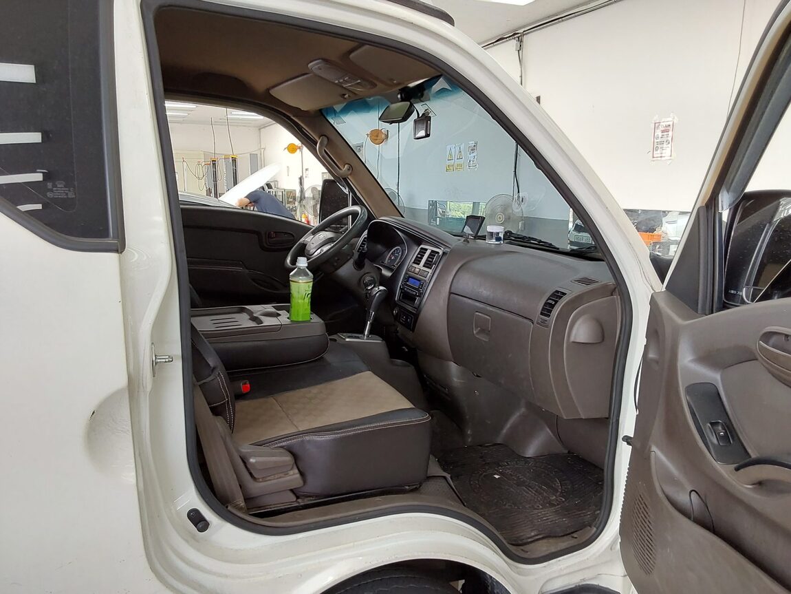 HYUNDAI PORTER II HIGH-ROOF BUILT-IN BOX TRUCK SUPER CAB 2019 - zdjęcie 12