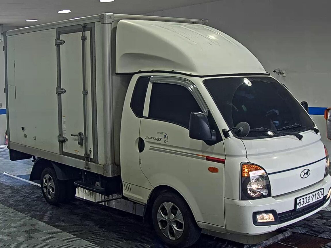 HYUNDAI PORTER II HIGH-ROOF BUILT-IN BOX TRUCK SUPER CAB 2019 - zdjęcie 3