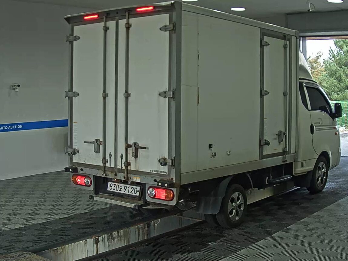 HYUNDAI PORTER II HIGH-ROOF BUILT-IN BOX TRUCK SUPER CAB 2019 - zdjęcie 5