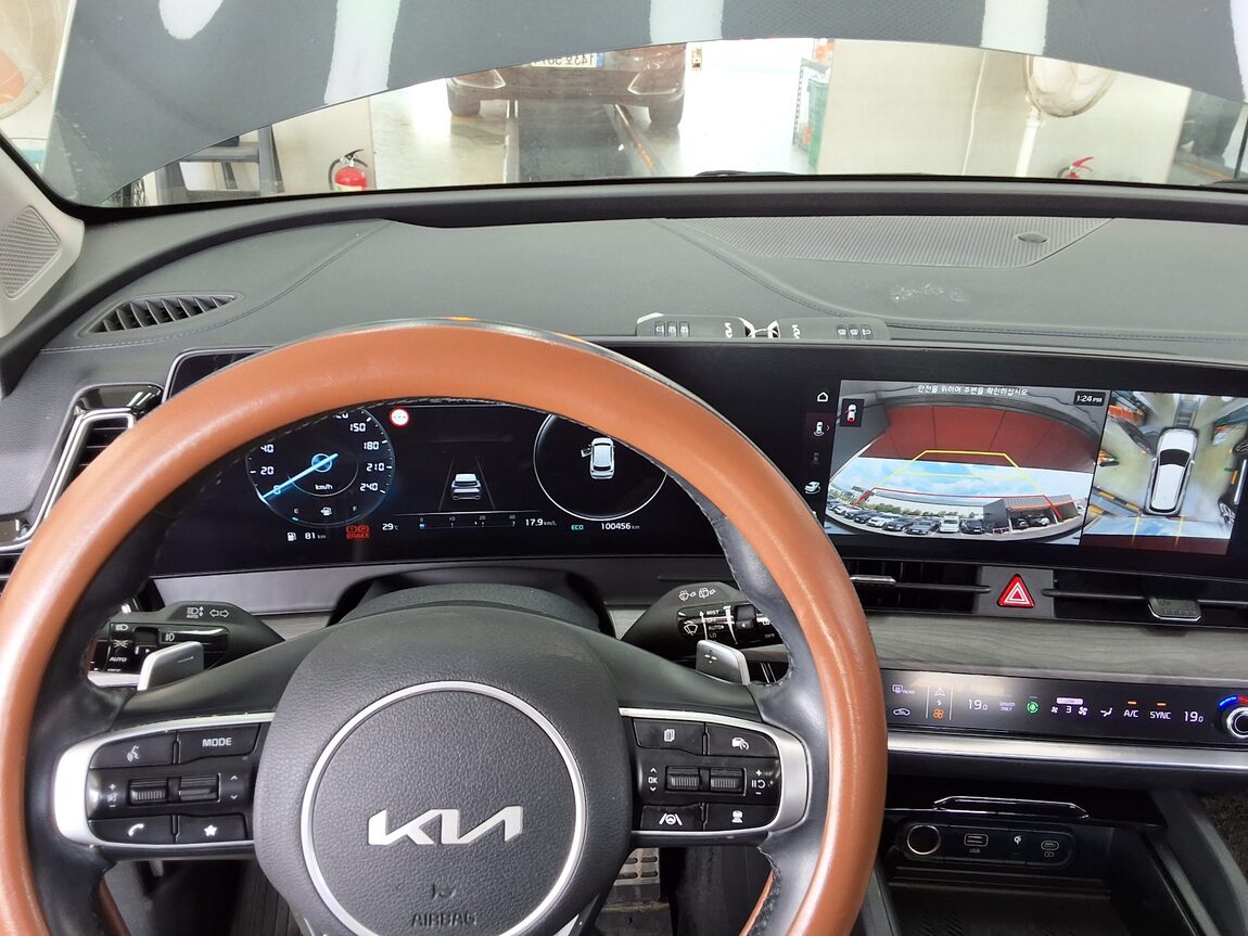 KIA THE ALL NEW SPORTAGE HYBRID 1.6 HEV SIGNATURE 2022 - zdjęcie 17