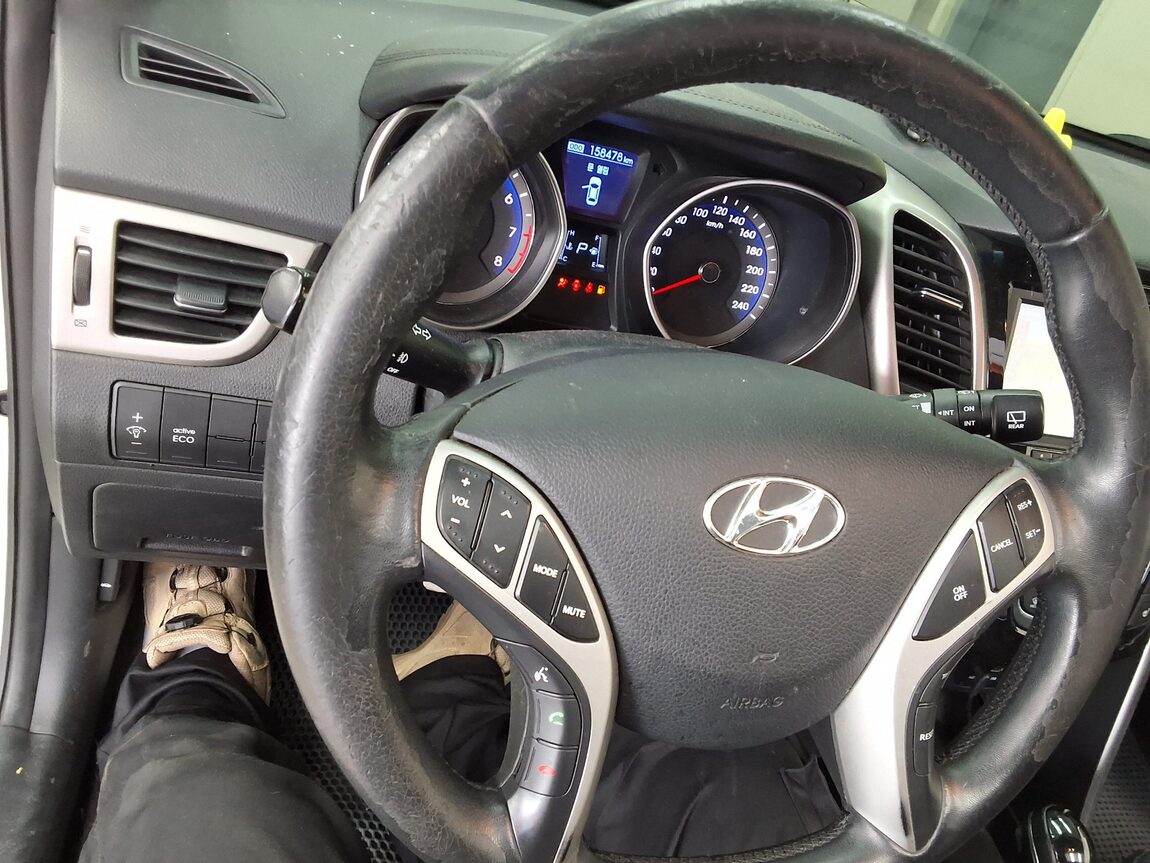 HYUNDAI NEW i30 1.6 GDi EXTREME 2012 - zdjęcie 23