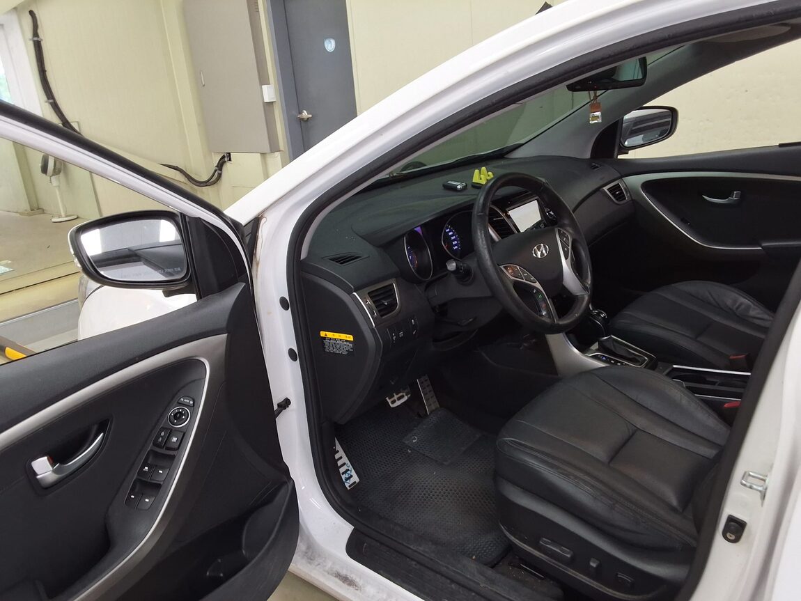 HYUNDAI NEW i30 1.6 GDi EXTREME 2012 - zdjęcie 11