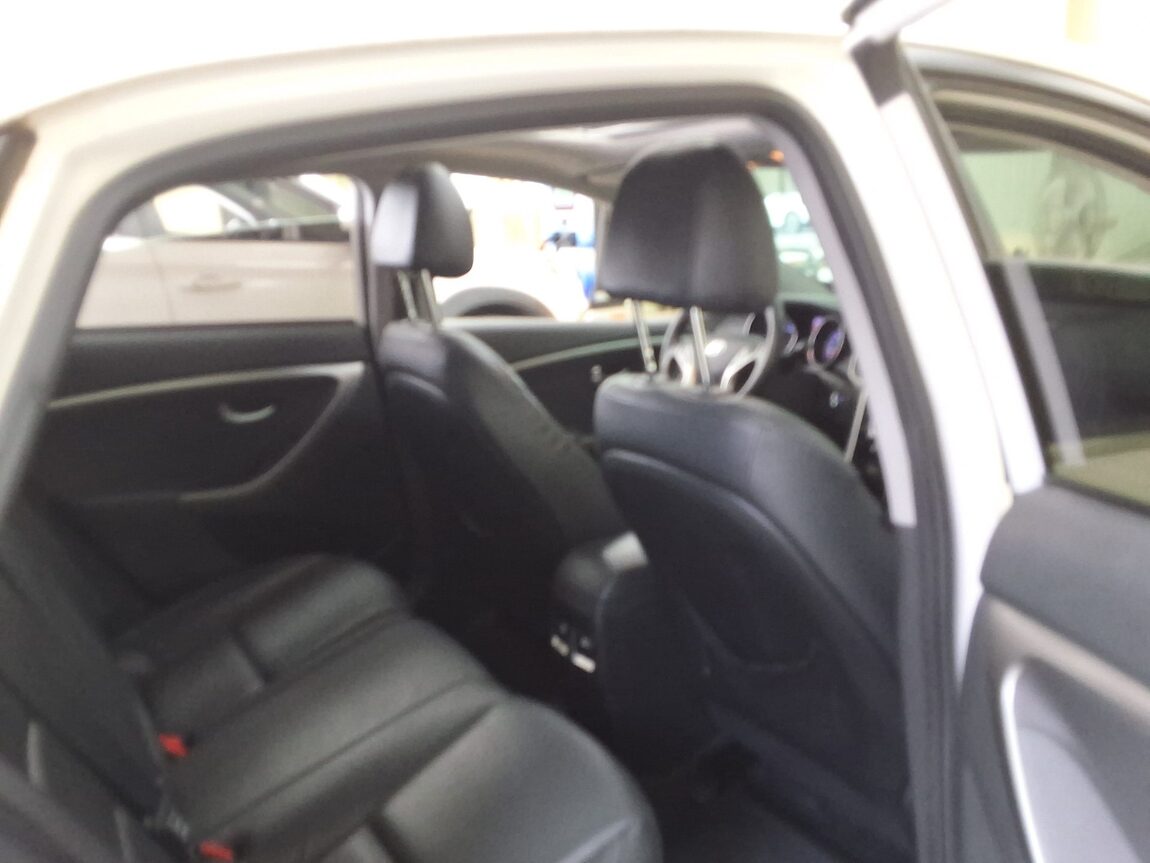 HYUNDAI NEW i30 1.6 GDi EXTREME 2012 - zdjęcie 14