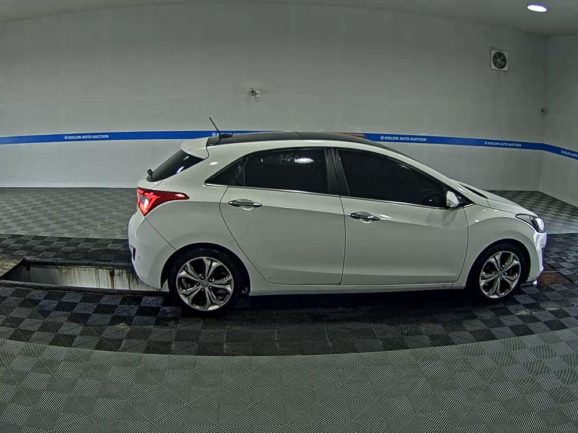 HYUNDAI NEW i30 1.6 GDi EXTREME 2012 - zdjęcie 4