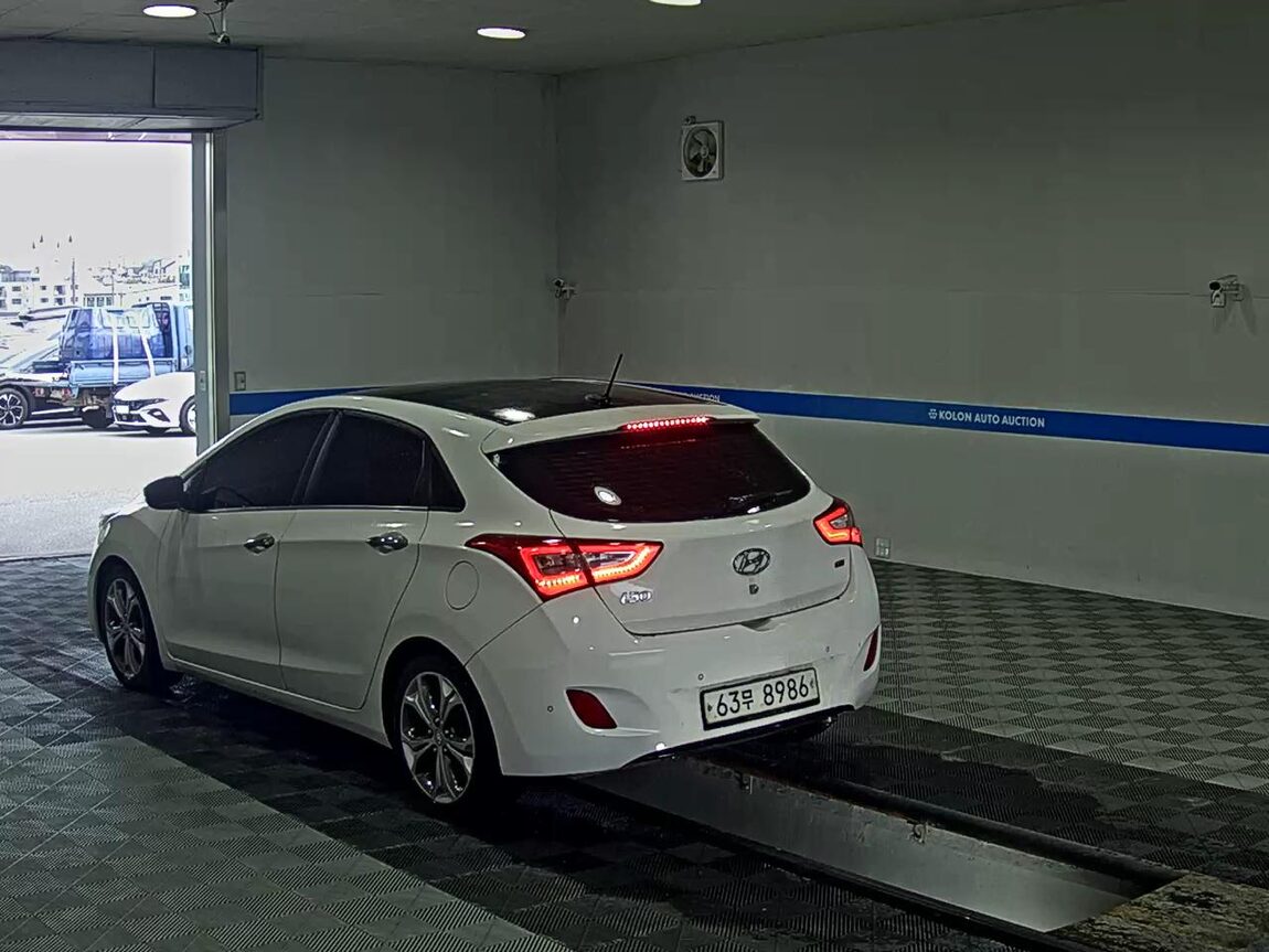 HYUNDAI NEW i30 1.6 GDi EXTREME 2012 - zdjęcie 6