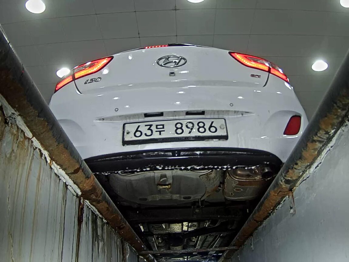 HYUNDAI NEW i30 1.6 GDi EXTREME 2012 - zdjęcie 8