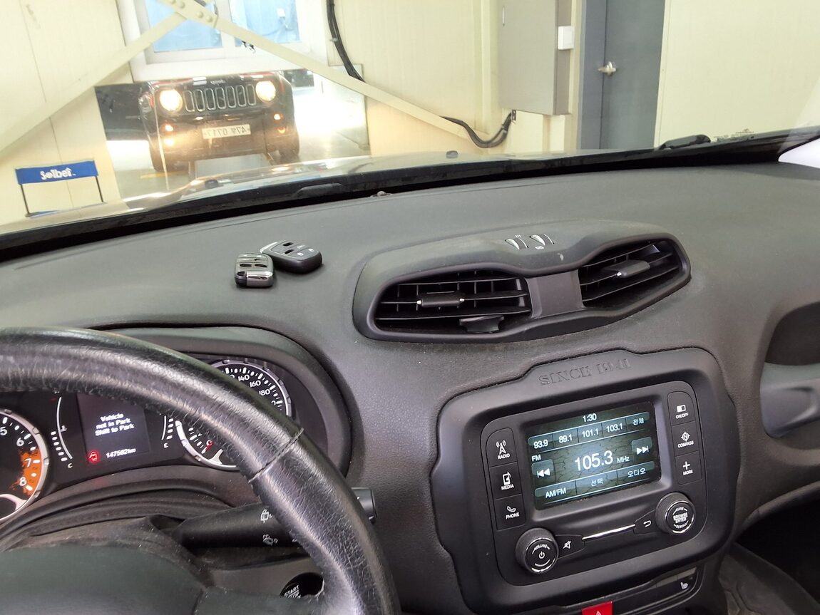 JEEP RENEGADE 2.4 GASOLINE LONGITUDE 2015 - zdjęcie 25