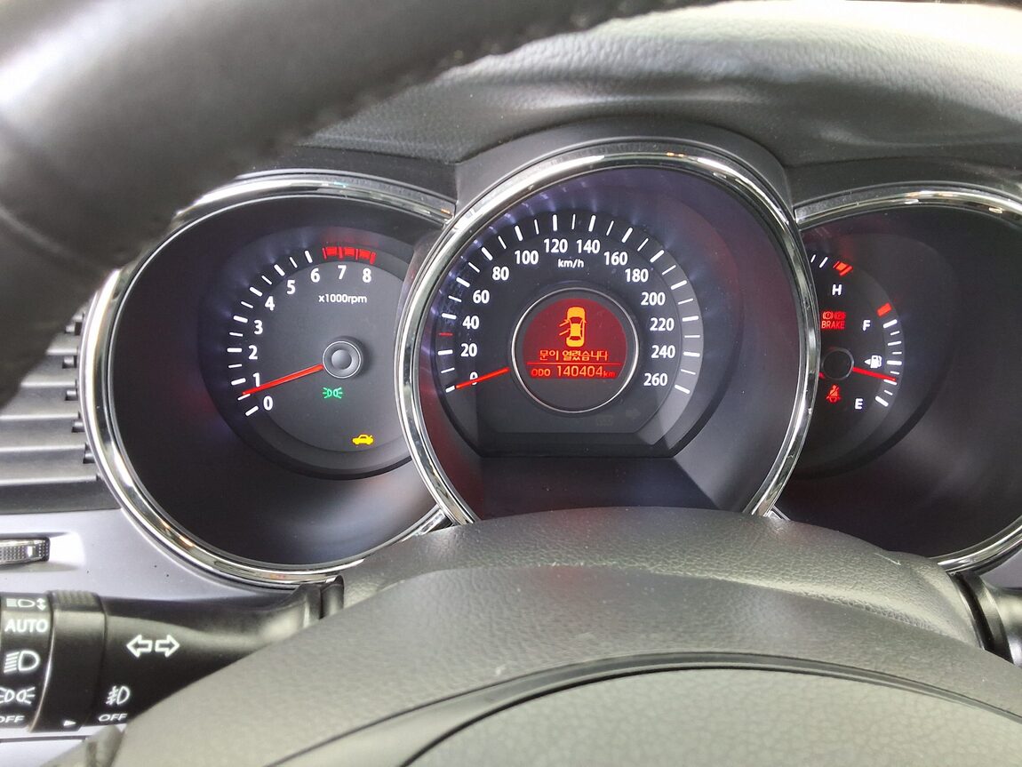 KIA K5 LPI RENTAL CAR LUXURY 2013 - zdjęcie 9