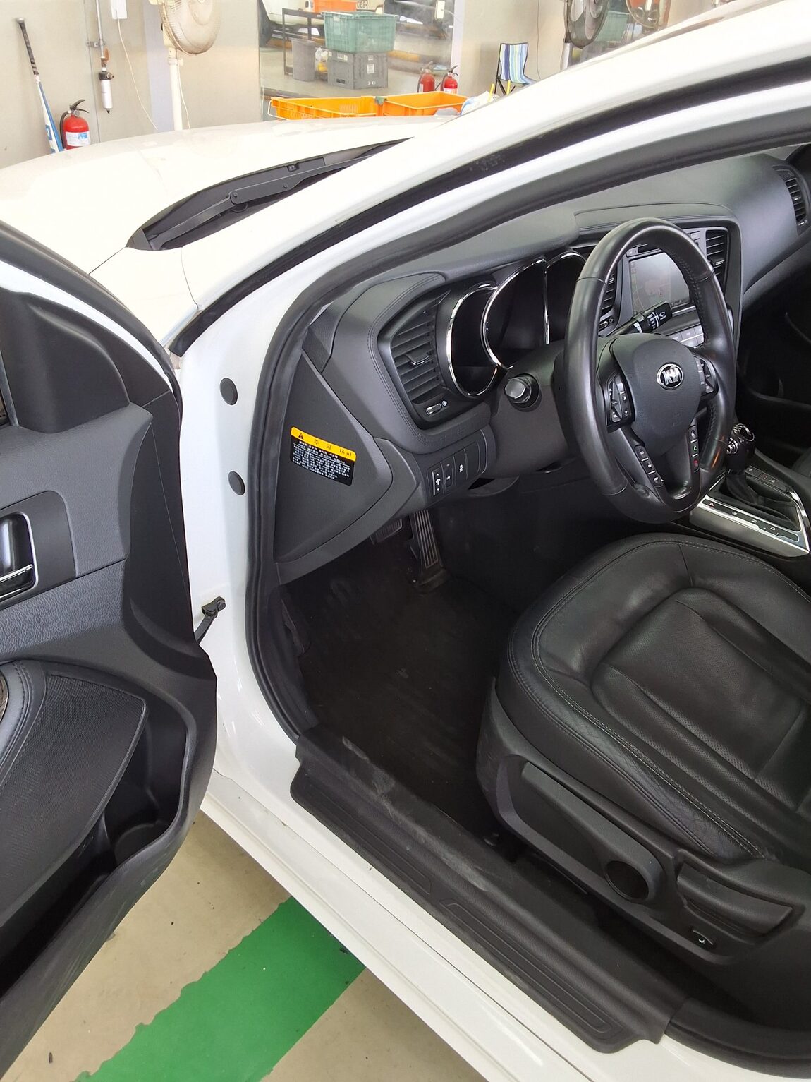 KIA K5 LPI RENTAL CAR LUXURY 2013 - zdjęcie 10