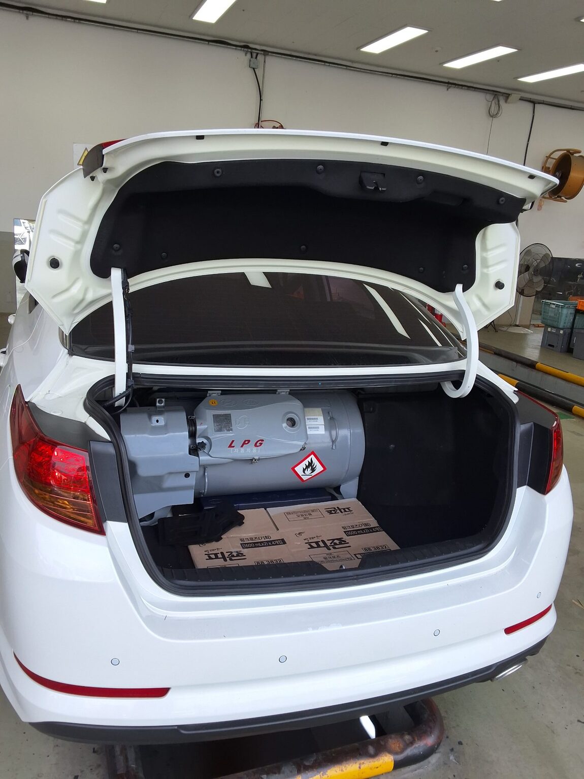 KIA K5 LPI RENTAL CAR LUXURY 2013 - zdjęcie 15