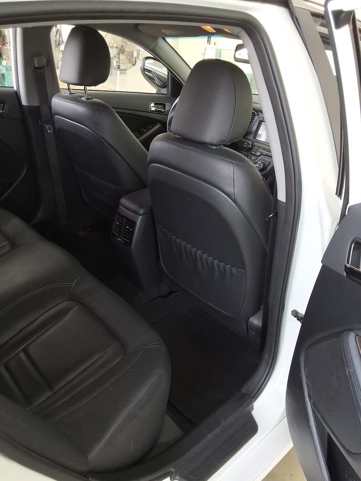 KIA K5 LPI RENTAL CAR LUXURY 2013 - zdjęcie 13