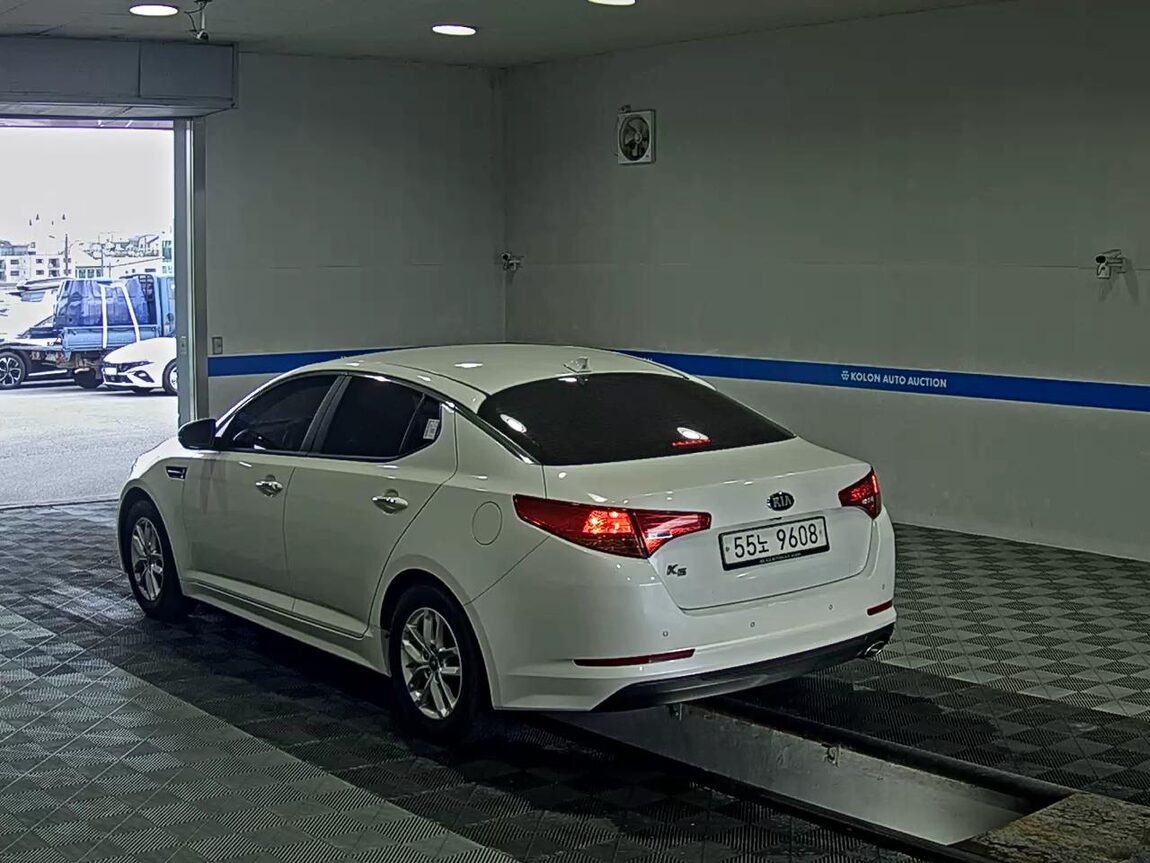 KIA K5 LPI RENTAL CAR LUXURY 2013 - zdjęcie 6