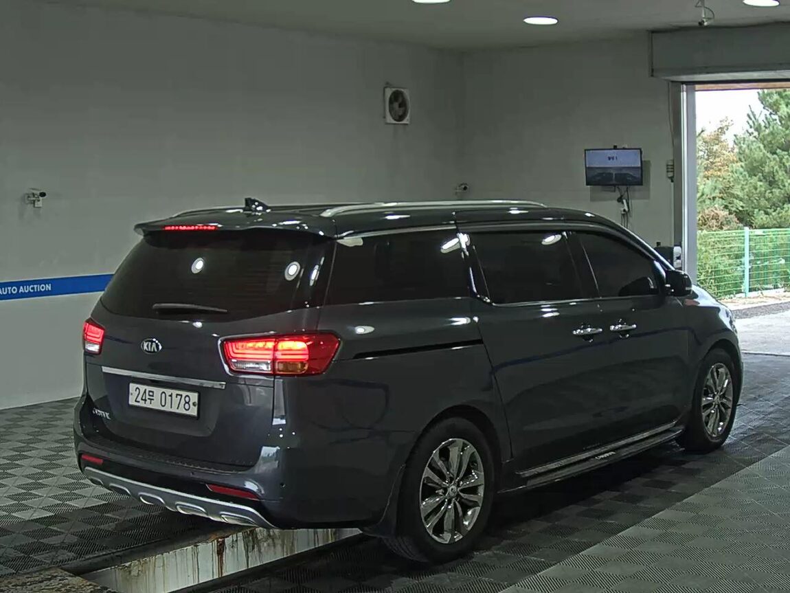 KIA ALL NEW CARNIVAL 9-SEATER DIESEL PRESTIGE 2017 - zdjęcie 5