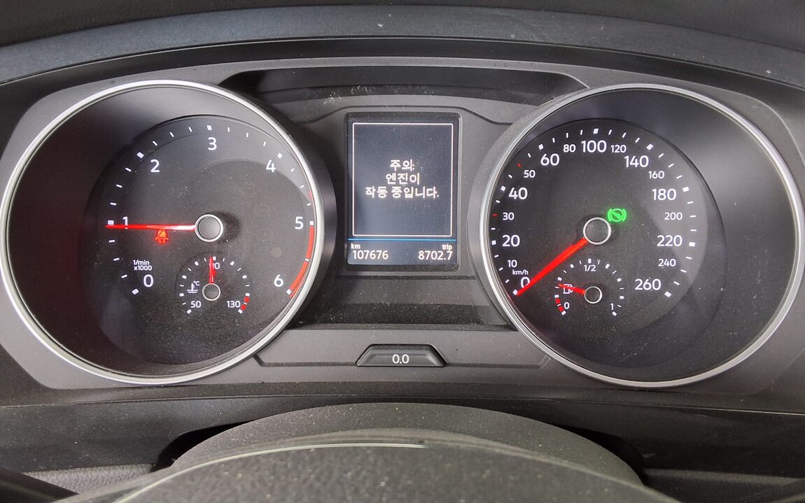 VOLKSWAGEN TIGUAN (2ND GEN) 2.0 TDI PREMIUM 2020 - zdjęcie 9