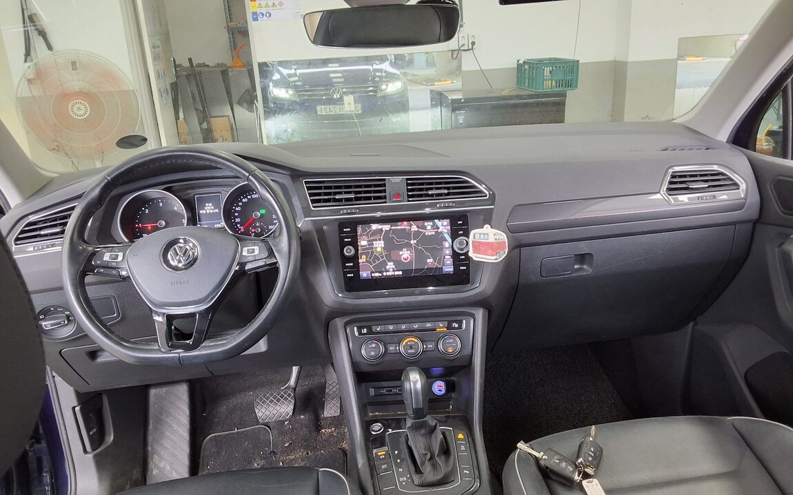 VOLKSWAGEN TIGUAN (2ND GEN) 2.0 TDI PREMIUM 2020 - zdjęcie 11