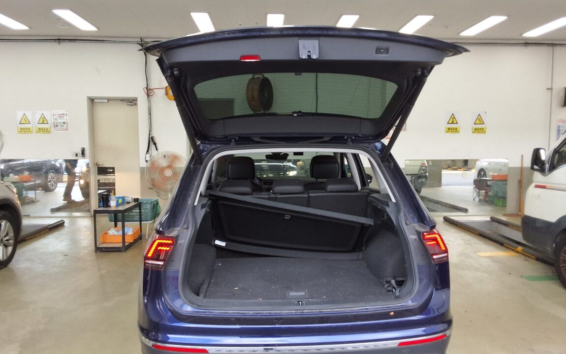 VOLKSWAGEN TIGUAN (2ND GEN) 2.0 TDI PREMIUM 2020 - zdjęcie 15