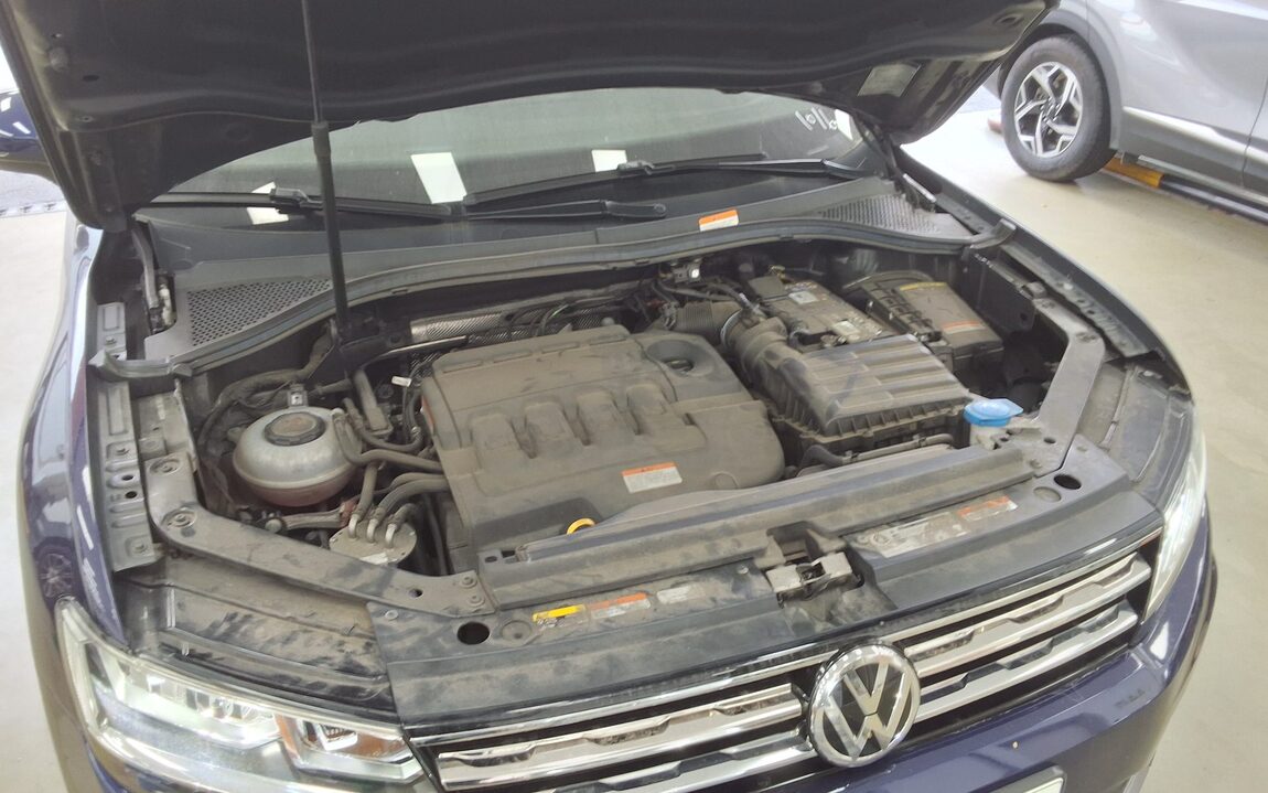 VOLKSWAGEN TIGUAN (2ND GEN) 2.0 TDI PREMIUM 2020 - zdjęcie 21