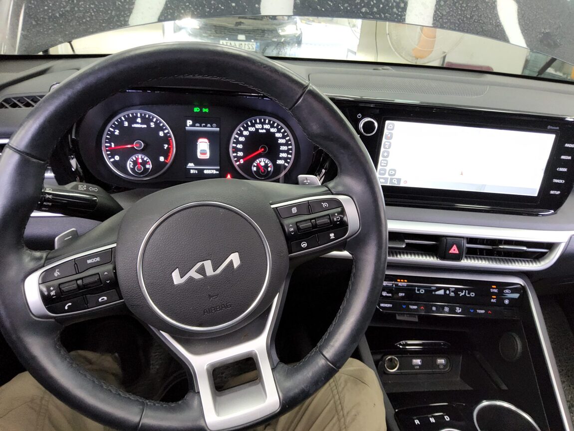 KIA NEW K5 (DL3) 2.0 LPI RENTAL CAR TRENDY 2023 - zdjęcie 17