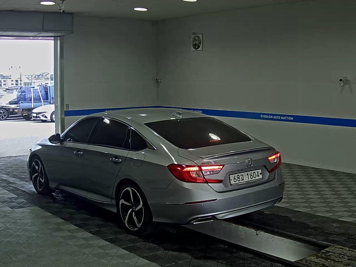 HONDA ACCORD (10TH GEN) 2.0 TURBO SPORTS 2019 - zdjęcie 6