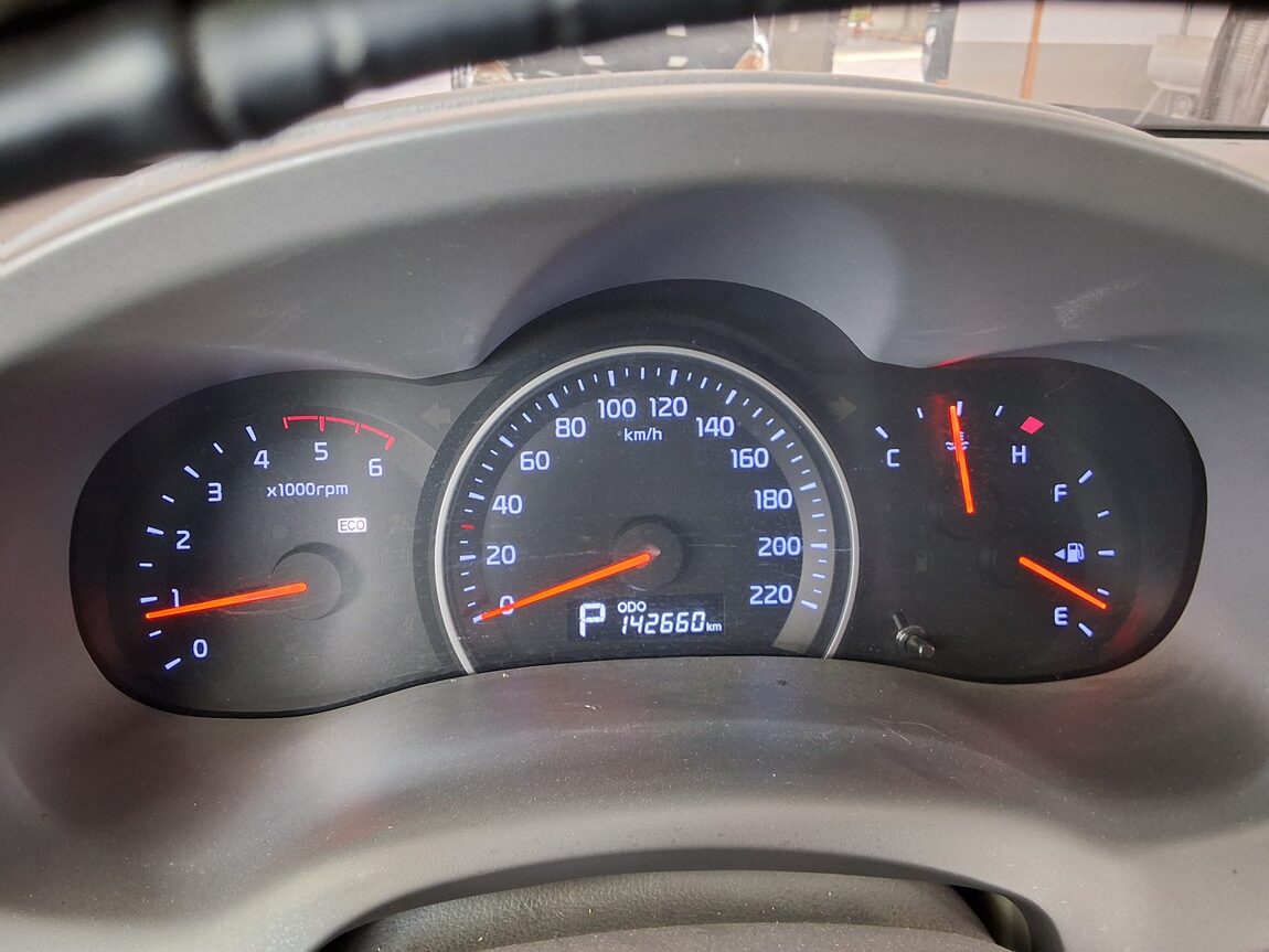 KIA CARNIVAL R 11-SEATER DIESEL GLX PREMIUM 2013 - zdjęcie 9