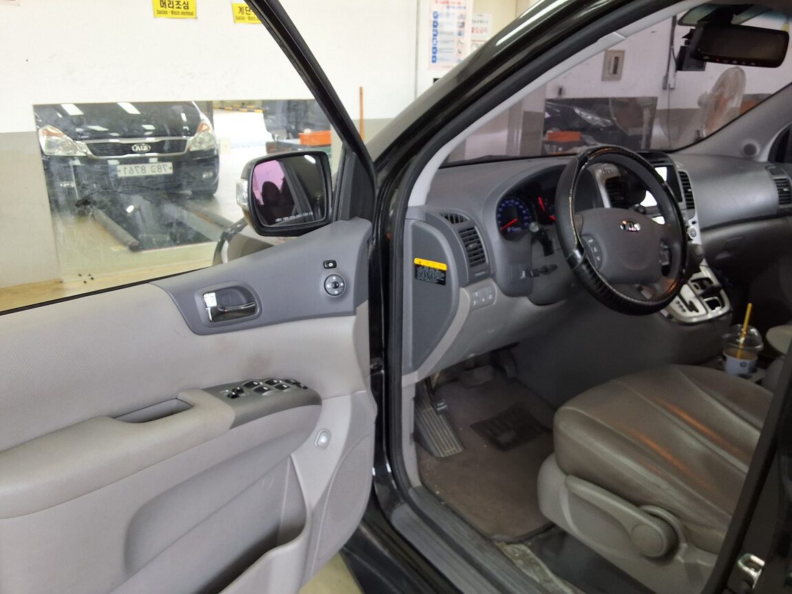 KIA CARNIVAL R 11-SEATER DIESEL GLX PREMIUM 2013 - zdjęcie 10