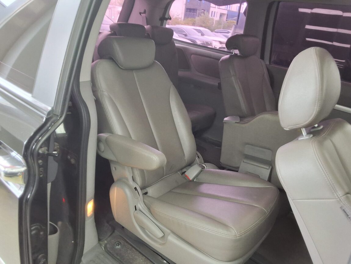 KIA CARNIVAL R 11-SEATER DIESEL GLX PREMIUM 2013 - zdjęcie 13