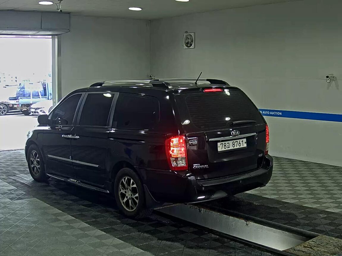 KIA CARNIVAL R 11-SEATER DIESEL GLX PREMIUM 2013 - zdjęcie 6