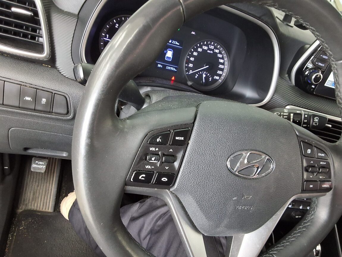 HYUNDAI NEW TUCSON 2.0 DIESEL 2WD MODERN 2019 - zdjęcie 23