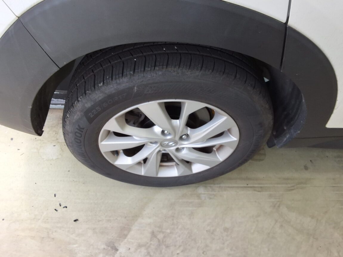 HYUNDAI NEW TUCSON 2.0 DIESEL 2WD MODERN 2019 - zdjęcie 22
