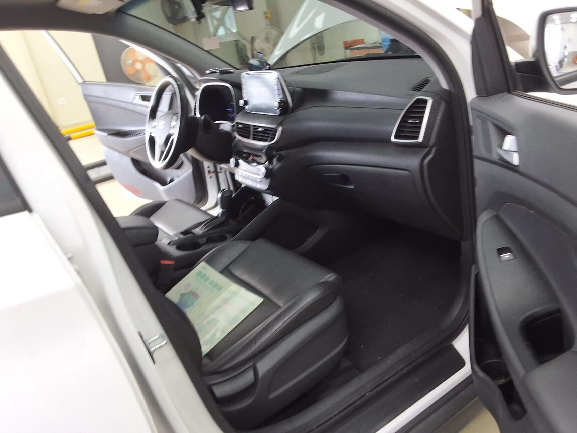 HYUNDAI NEW TUCSON 2.0 DIESEL 2WD MODERN 2019 - zdjęcie 15