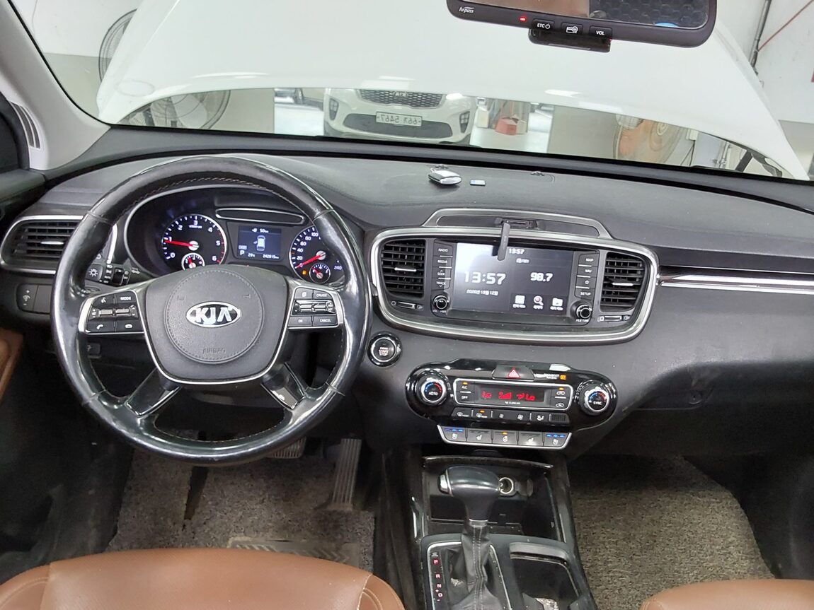 KIA THE NEW SORENTO DIESEL R2.0 2WD NOBLESSE 2018 - zdjęcie 11