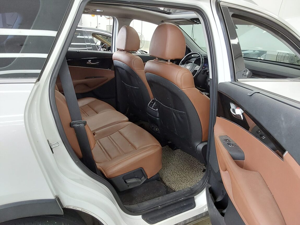 KIA THE NEW SORENTO DIESEL R2.0 2WD NOBLESSE 2018 - zdjęcie 13