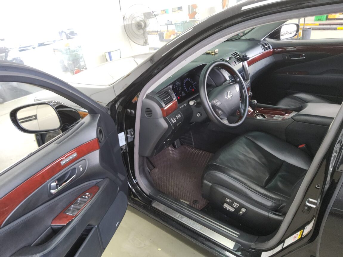LEXUS LS (4TH GEN) 460 AWD 2009 - zdjęcie 10