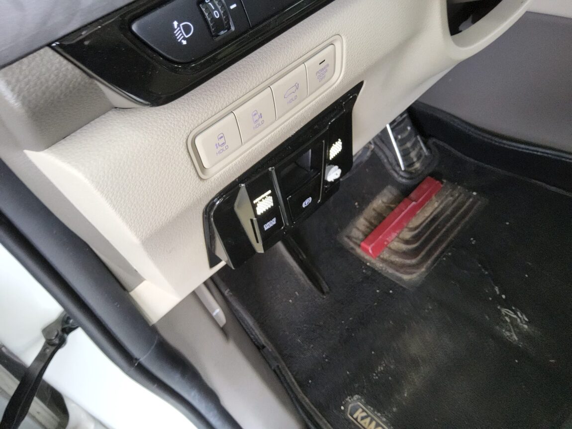 KIA NEW CARNIVAL (KA4) 7-SEATER GASOLINE SIGNATURE 2023 - zdjęcie 21