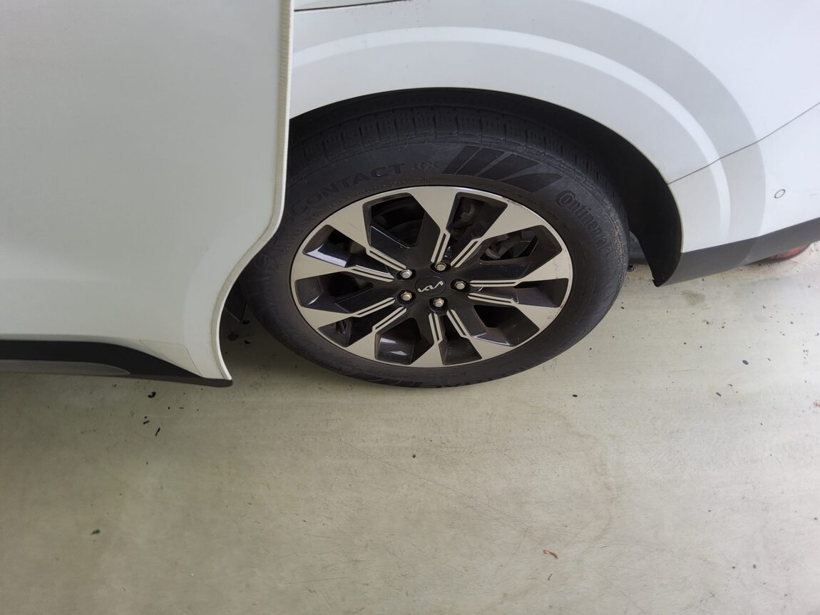 KIA NEW CARNIVAL (KA4) 7-SEATER GASOLINE SIGNATURE 2023 - zdjęcie 24