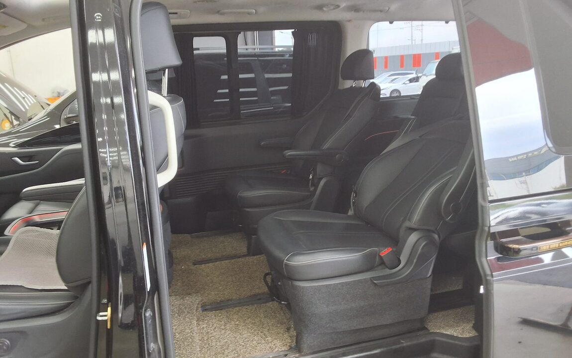 HYUNDAI STARIA 2.2 DIESEL LOUNGE 9-SEATER 2WD PRESTIGE 2022 - zdjęcie 12