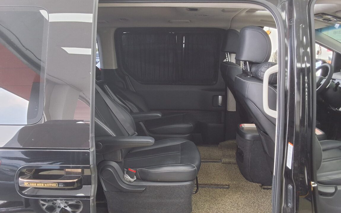HYUNDAI STARIA 2.2 DIESEL LOUNGE 9-SEATER 2WD PRESTIGE 2022 - zdjęcie 13