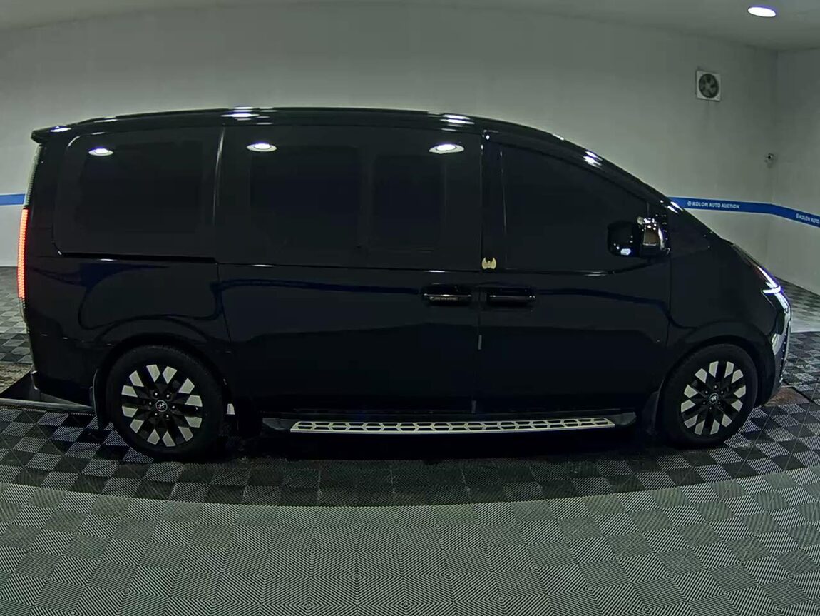 HYUNDAI STARIA 2.2 DIESEL LOUNGE 9-SEATER 2WD PRESTIGE 2022 - zdjęcie 4