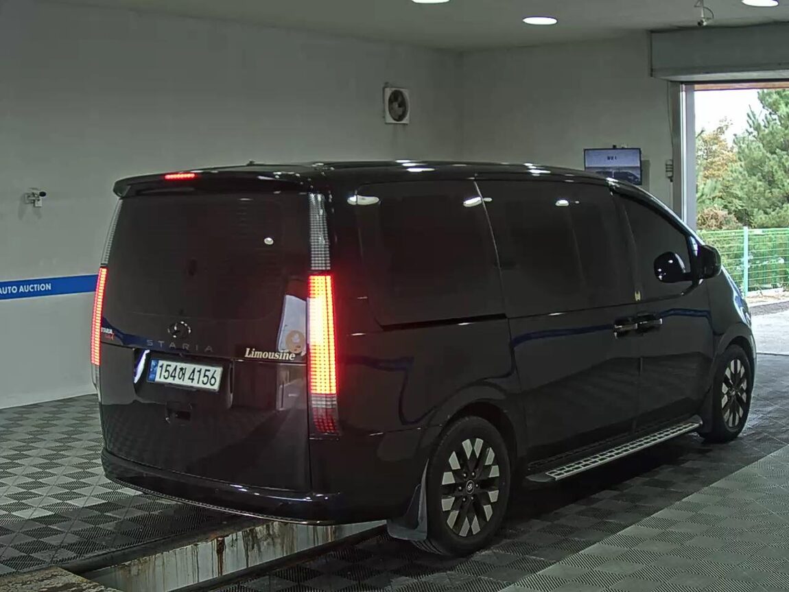 HYUNDAI STARIA 2.2 DIESEL LOUNGE 9-SEATER 2WD PRESTIGE 2022 - zdjęcie 5