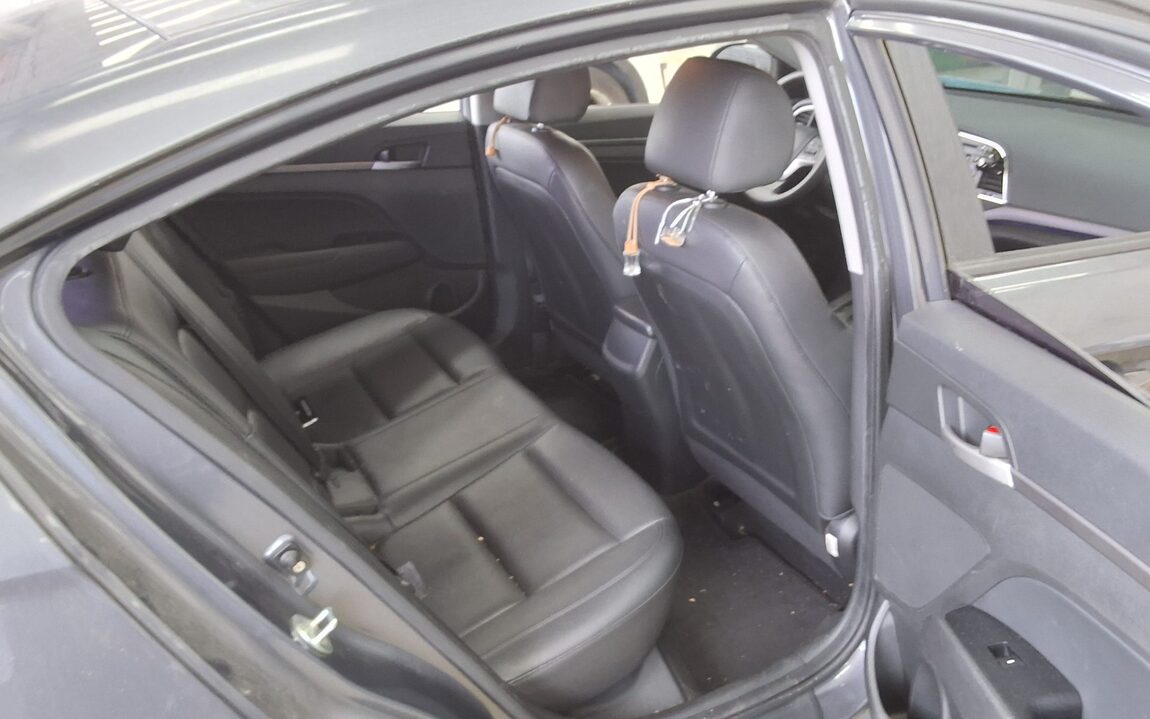 HYUNDAI AVANTE AD 1.6 DIESEL STYLE 2017 - zdjęcie 13
