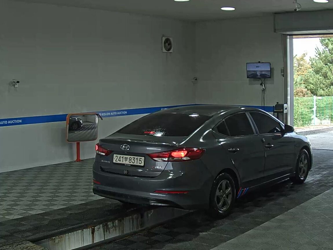 HYUNDAI AVANTE AD 1.6 DIESEL STYLE 2017 - zdjęcie 5