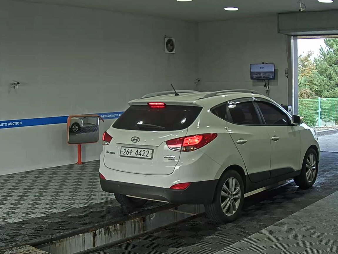 HYUNDAI TUCSON ix DIESEL R20 2WD LX20 LUXURY 2011 - zdjęcie 5