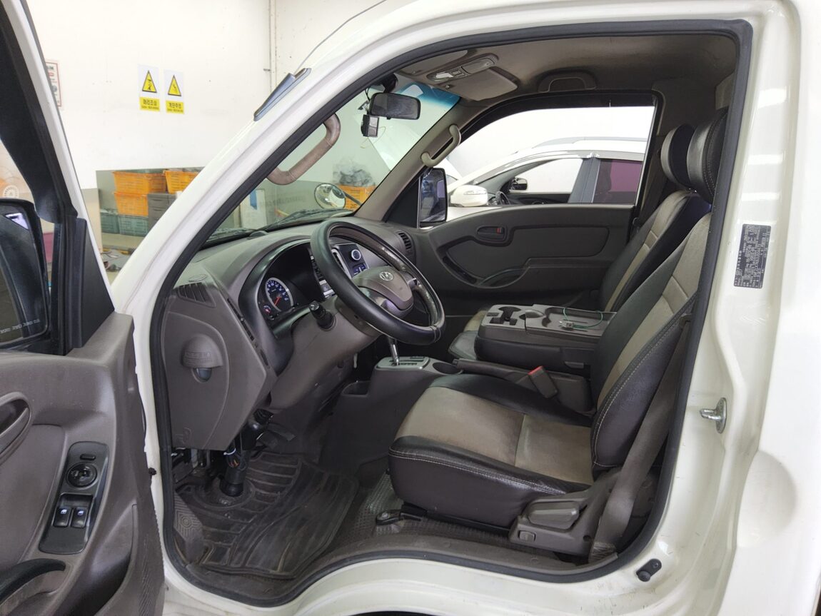 HYUNDAI PORTER II CRDi STANDARD CAB EXTRA LONG WHEELBASE SMART 2018 - zdjęcie 10