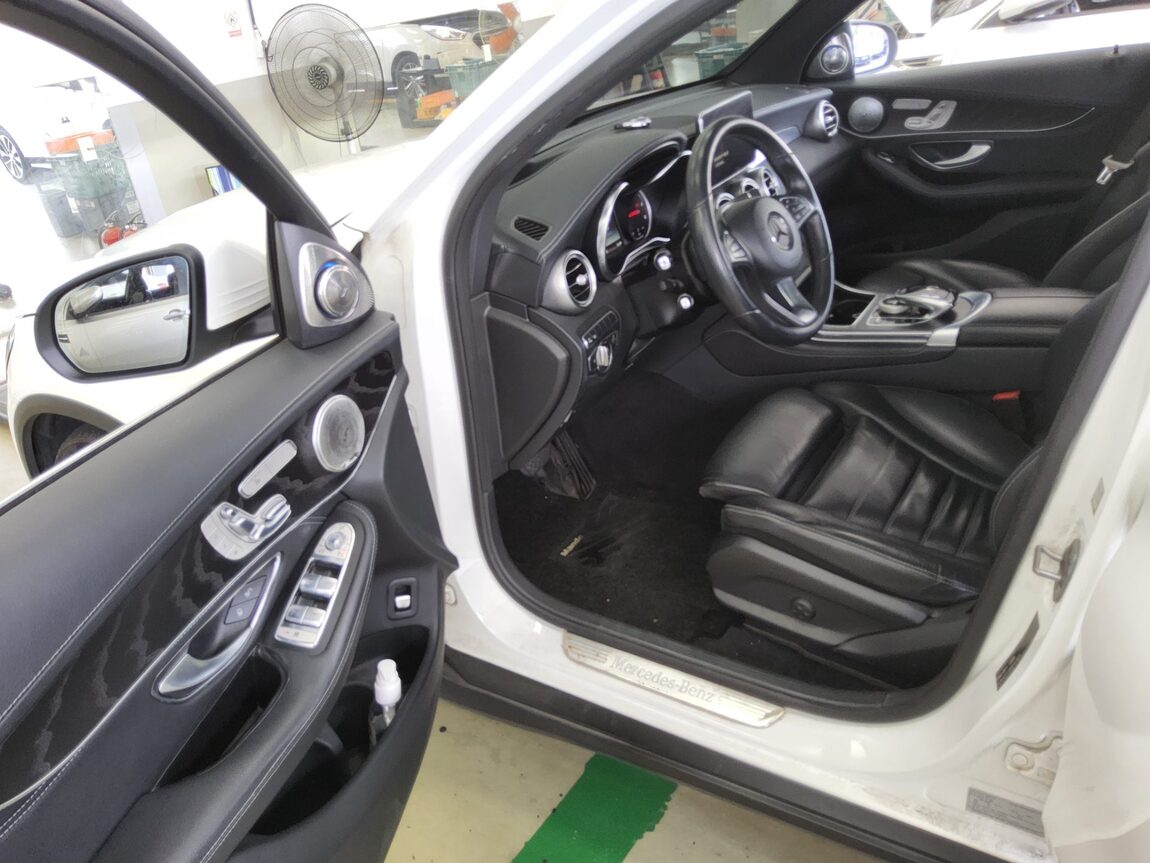 MERCEDES-BENZ GLC-CLASS GLC 220d 4MATIC PREMIUM 2017 - zdjęcie 10