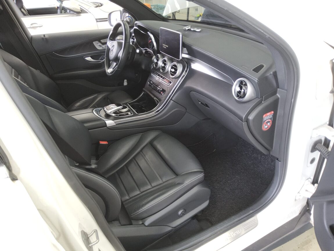 MERCEDES-BENZ GLC-CLASS GLC 220d 4MATIC PREMIUM 2017 - zdjęcie 14