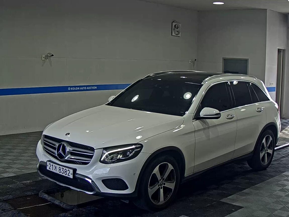 MERCEDES-BENZ GLC-CLASS GLC 220d 4MATIC PREMIUM 2017 - zdjęcie 2