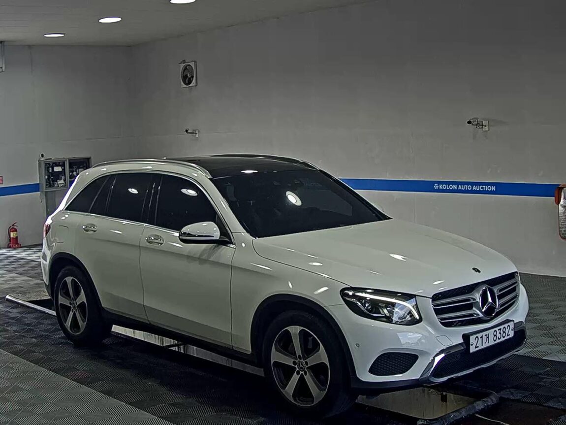 MERCEDES-BENZ GLC-CLASS GLC 220d 4MATIC PREMIUM 2017 - zdjęcie 3