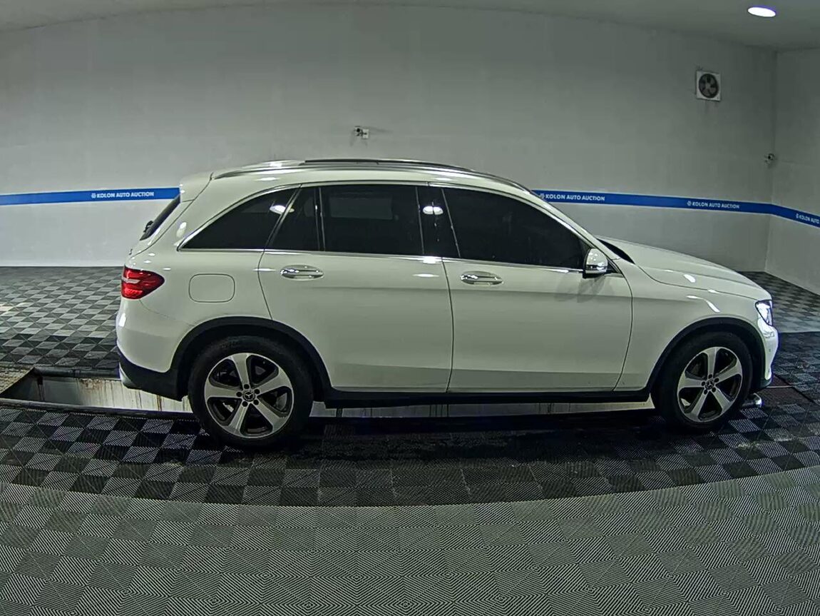 MERCEDES-BENZ GLC-CLASS GLC 220d 4MATIC PREMIUM 2017 - zdjęcie 4