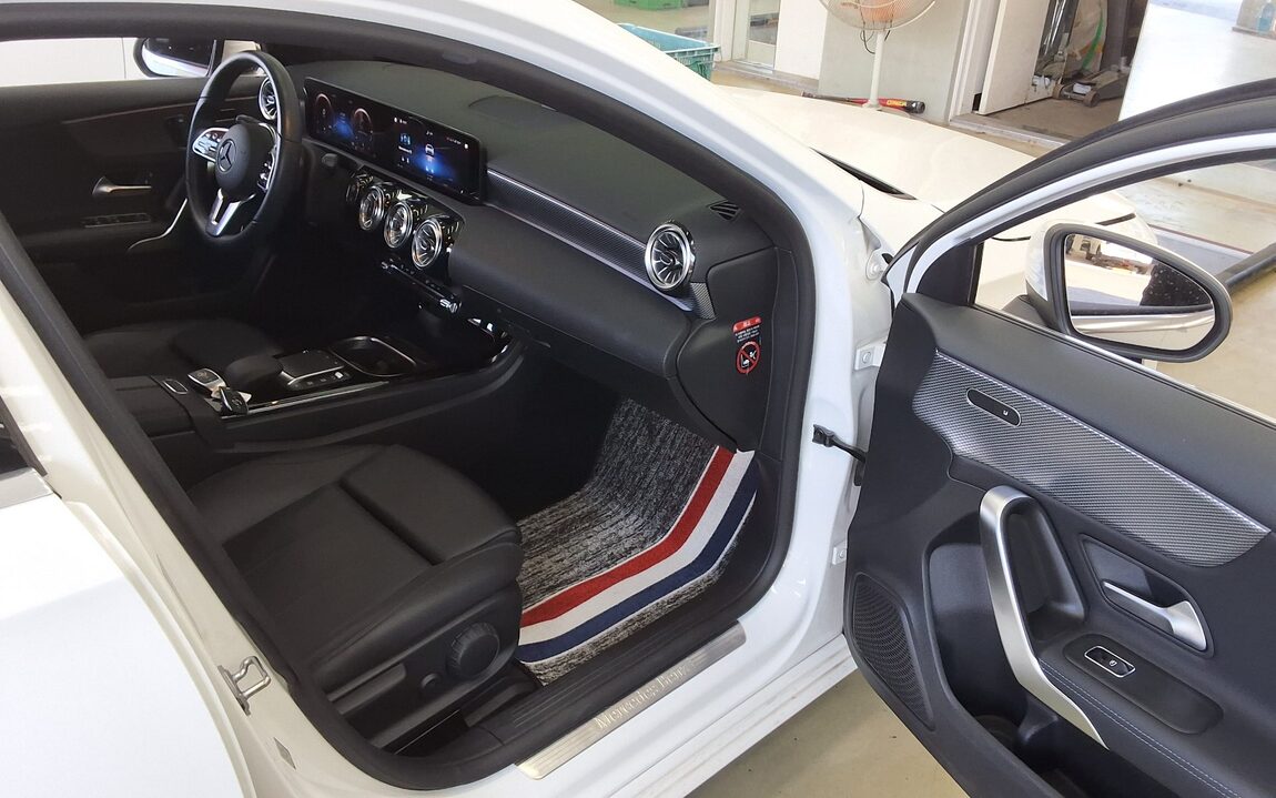 MERCEDES-BENZ A-CLASS (4TH GEN) A220 SEDAN 2021 - zdjęcie 14