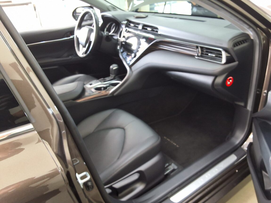 TOYOTA CAMRY (10TH GEN) 2.5 2019 - zdjęcie 15